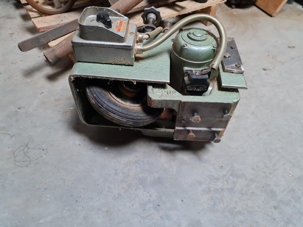 Holzschleifmaschine 3