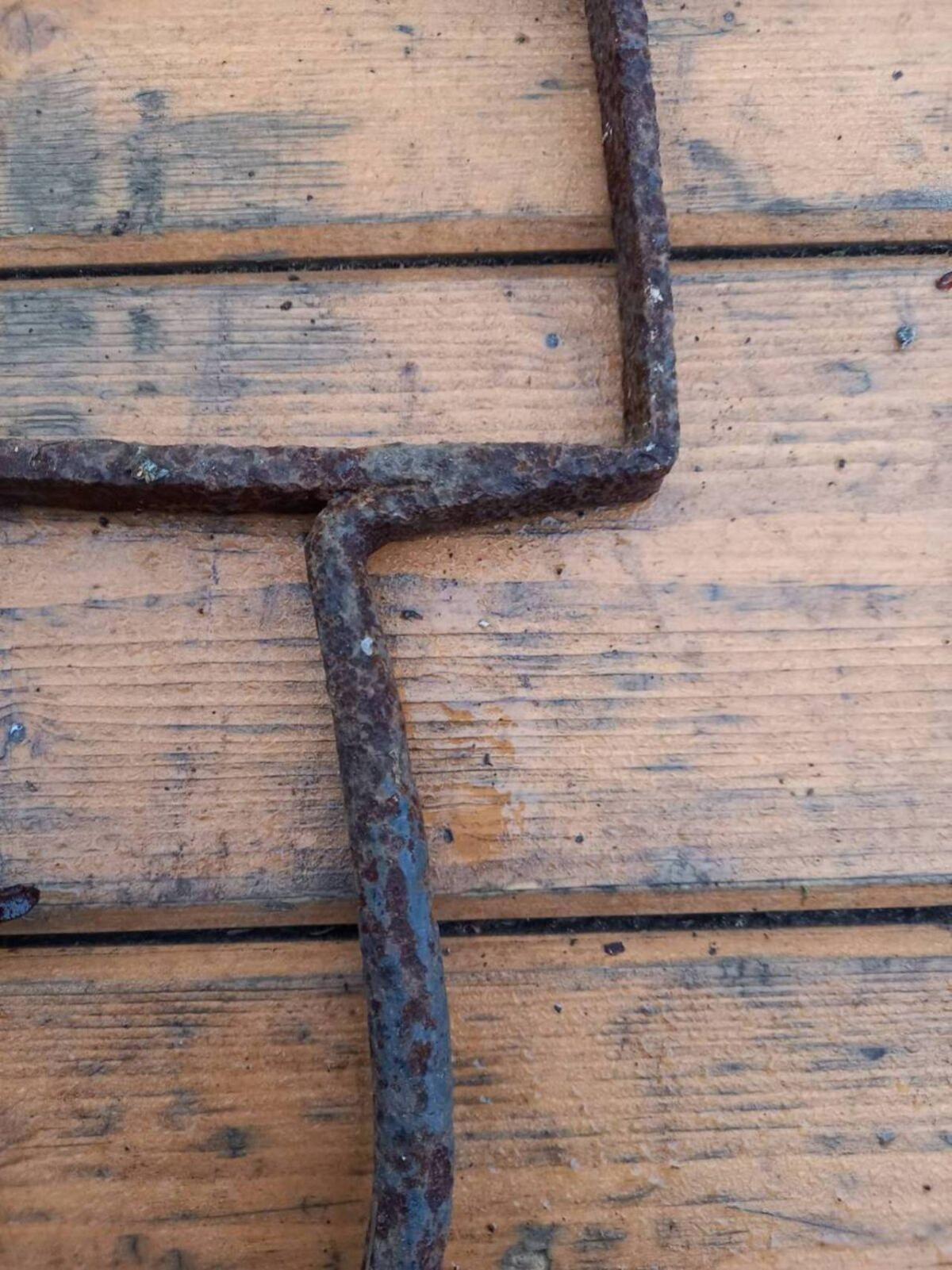 2 alte schmiedeeiserne Blumen-Brett-Halterungen 2