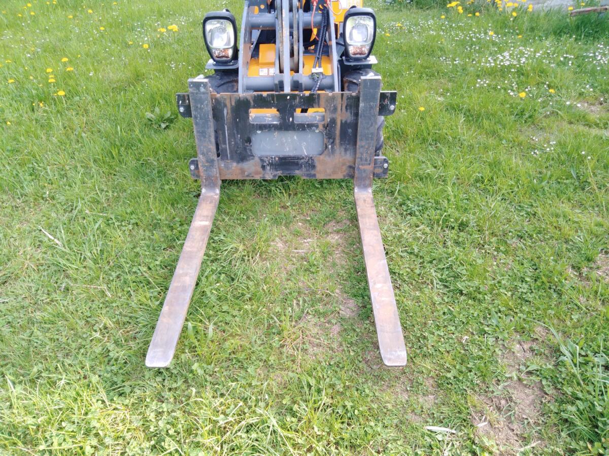 Hoflader Giant 1200 G 2