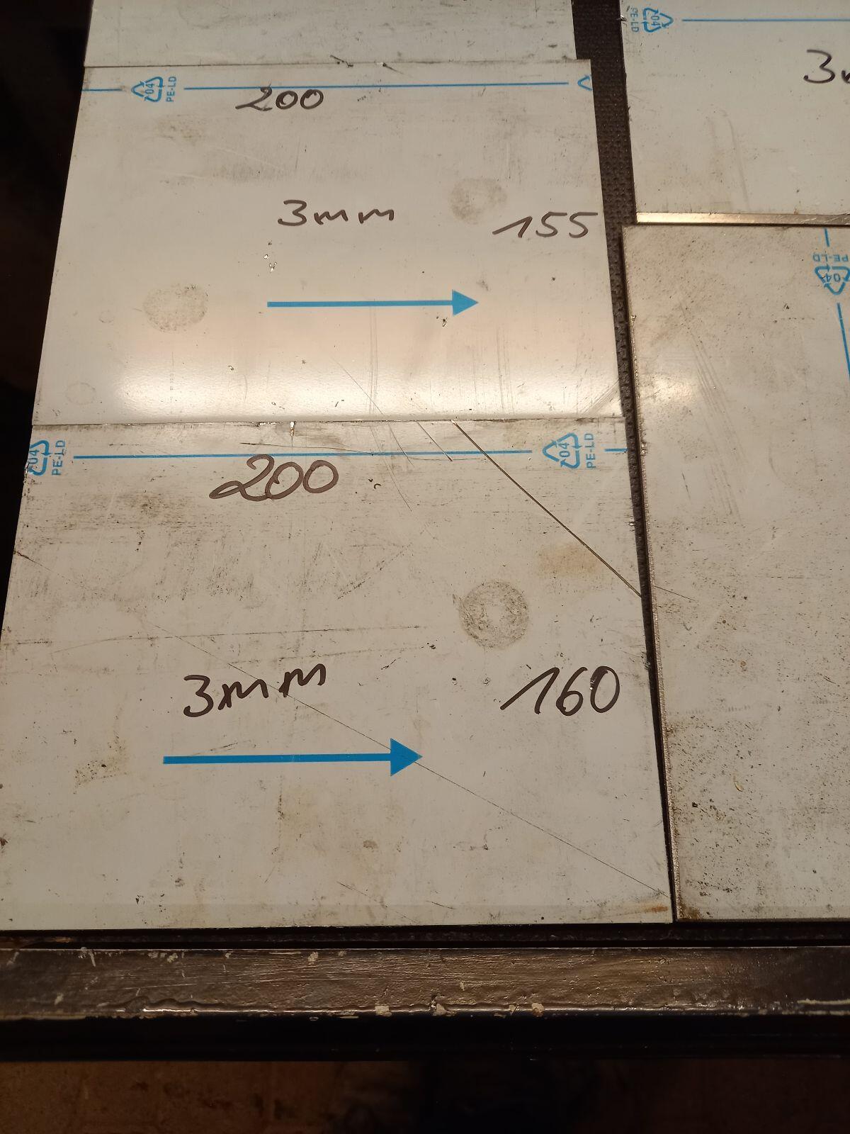 8 Alu-Blechreste 2 und 3 mm mit Folie 3