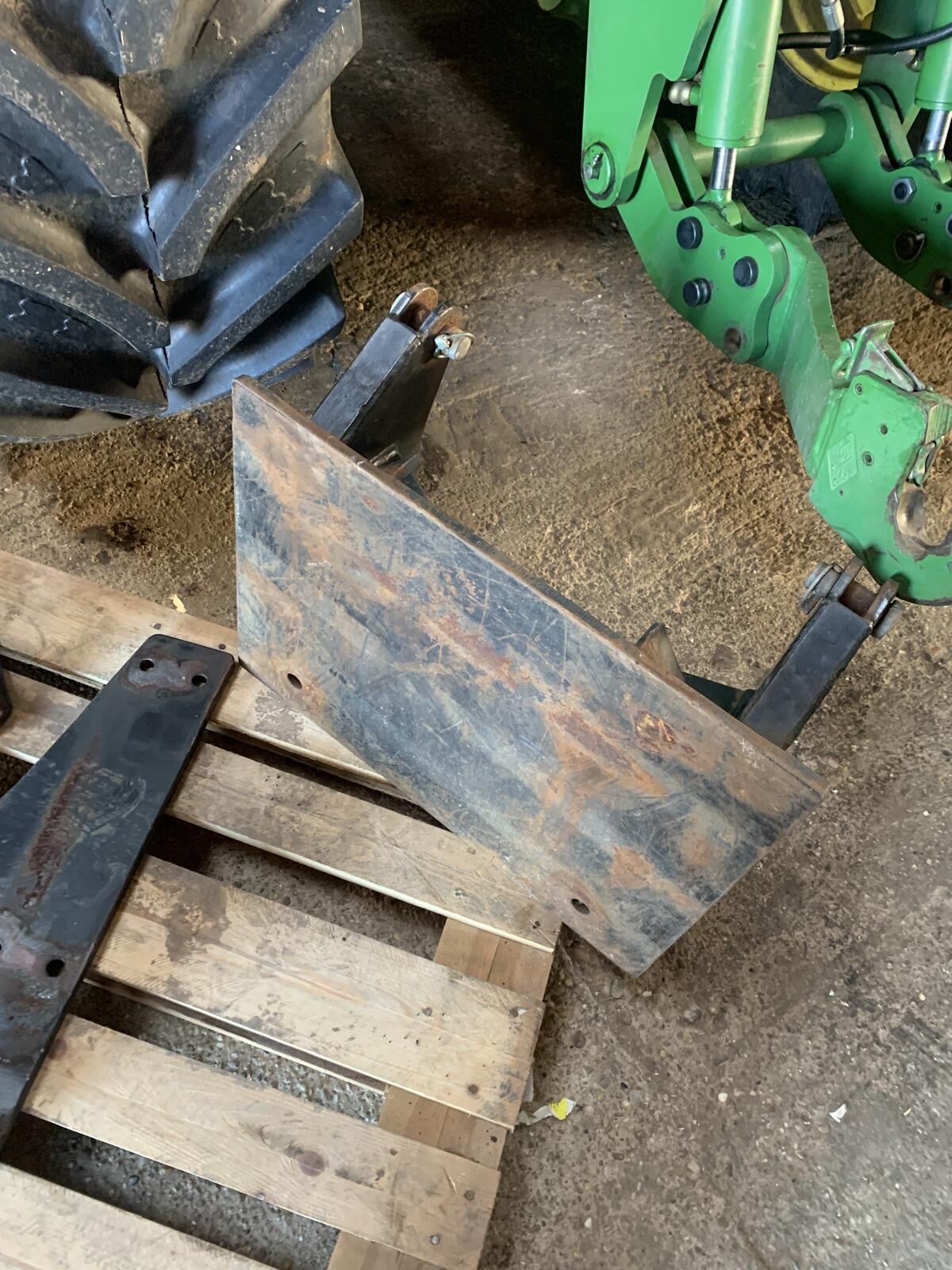 Hauer Schneepflugplatte 2