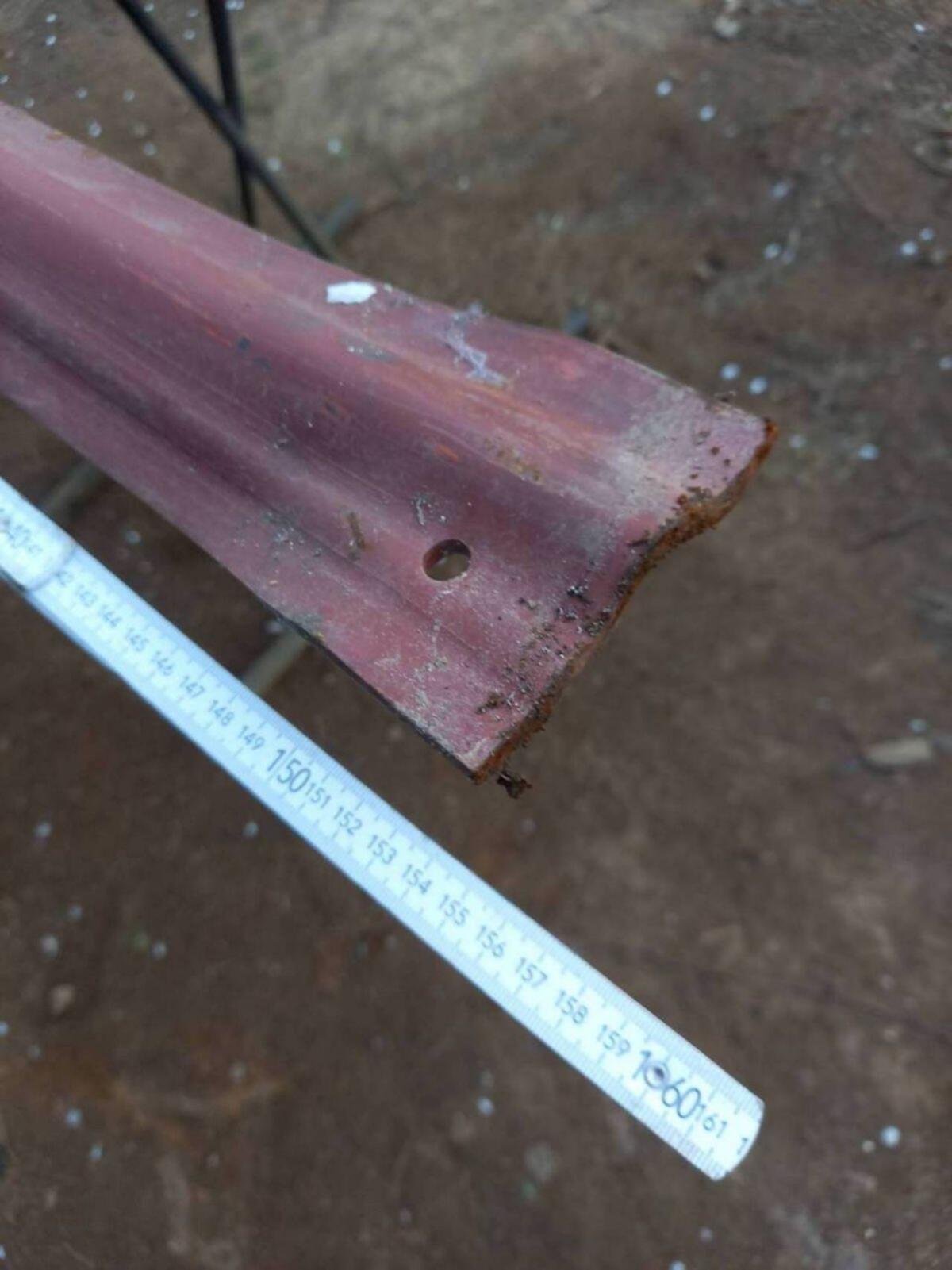 Kratzboden Schiene 1.560 mm lang 3