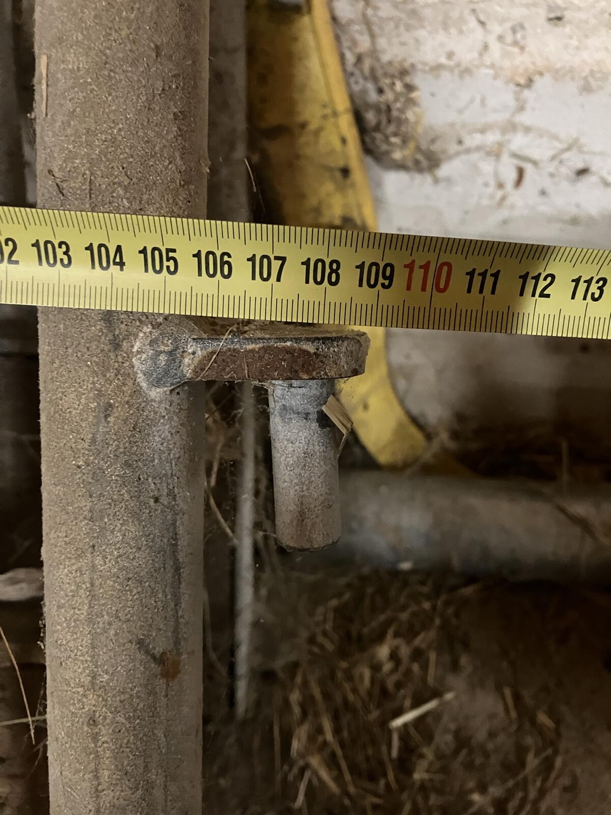 Kälberboxentür + Futterraufe 3