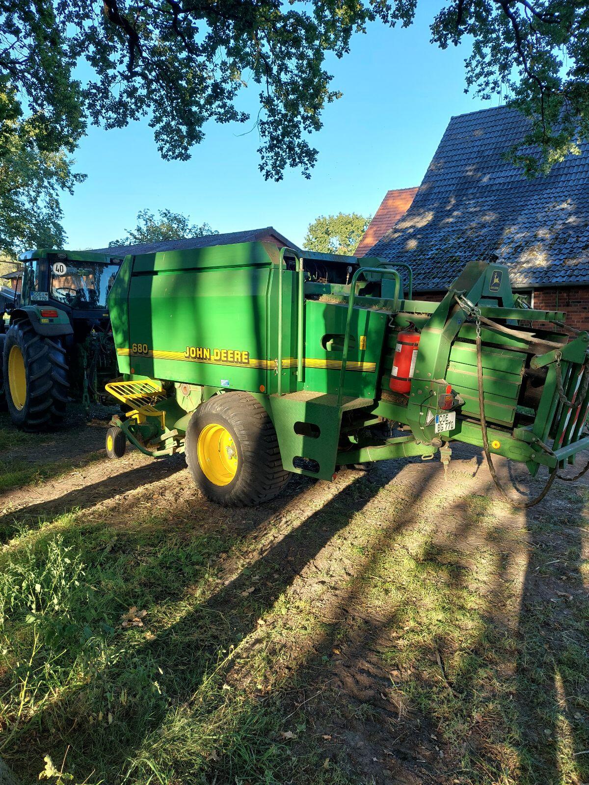 John Deere Quaderballenpresse 680 2