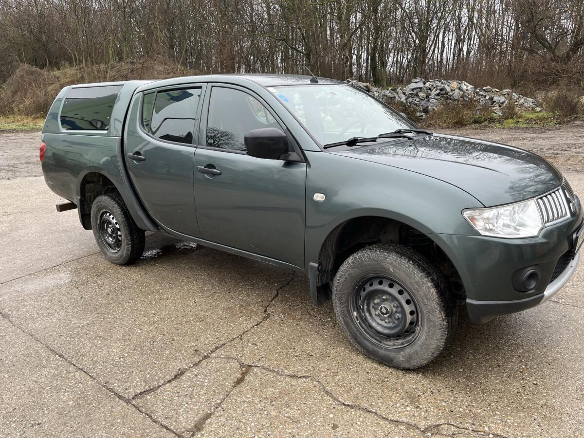 Mitsubishi L200 Pickup 2