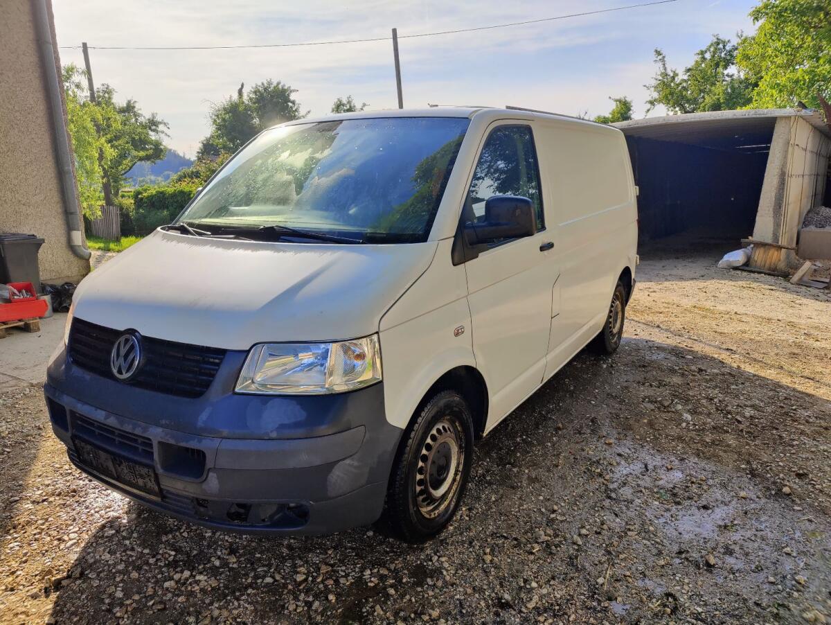 VW T5 Transporter 1