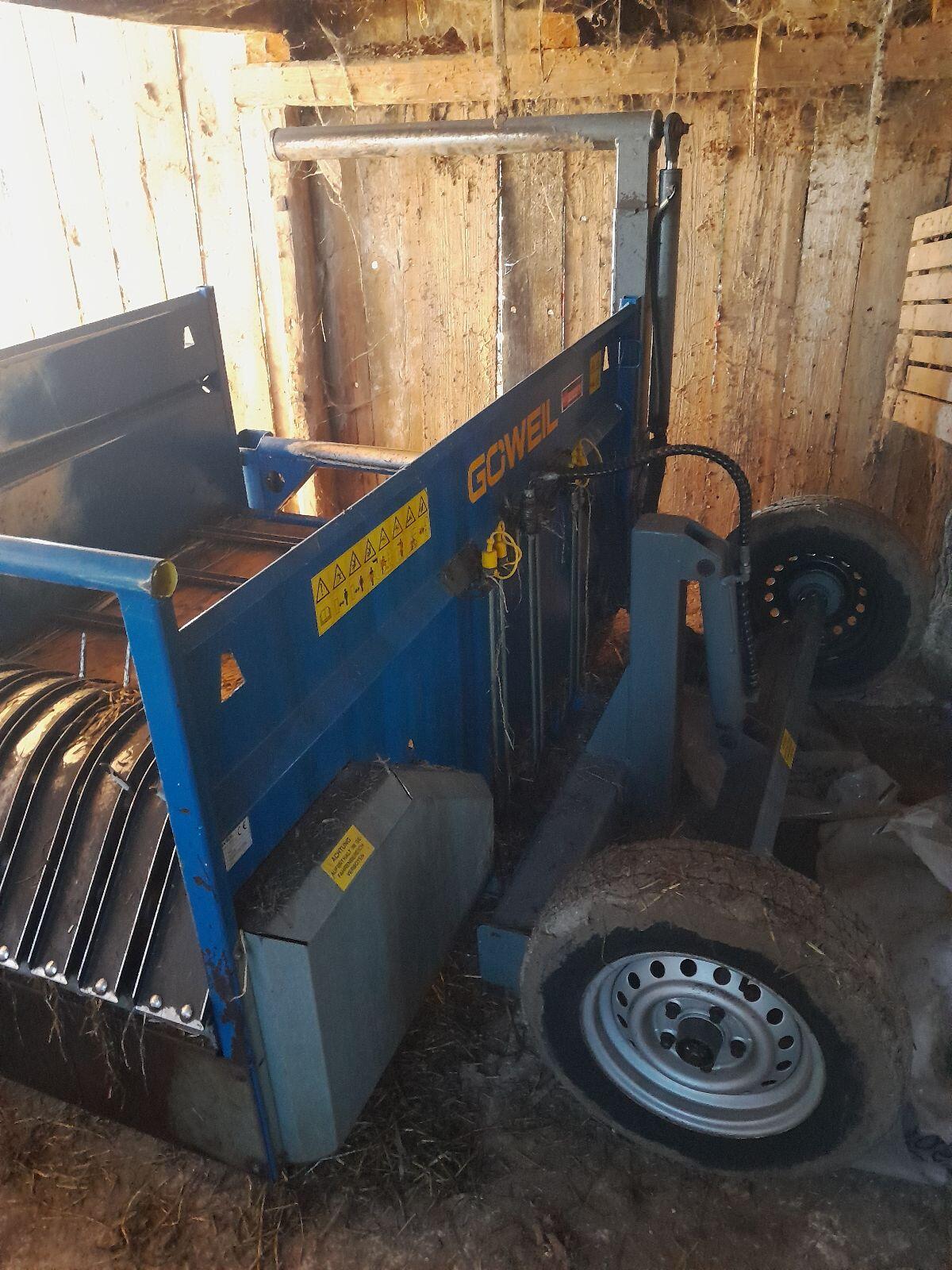 Göweil Rundballen Auflöser Abwickler 2