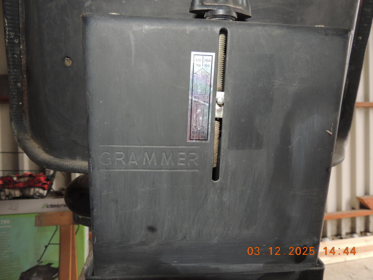 GRAMMER Universal-Traktorsitz 3