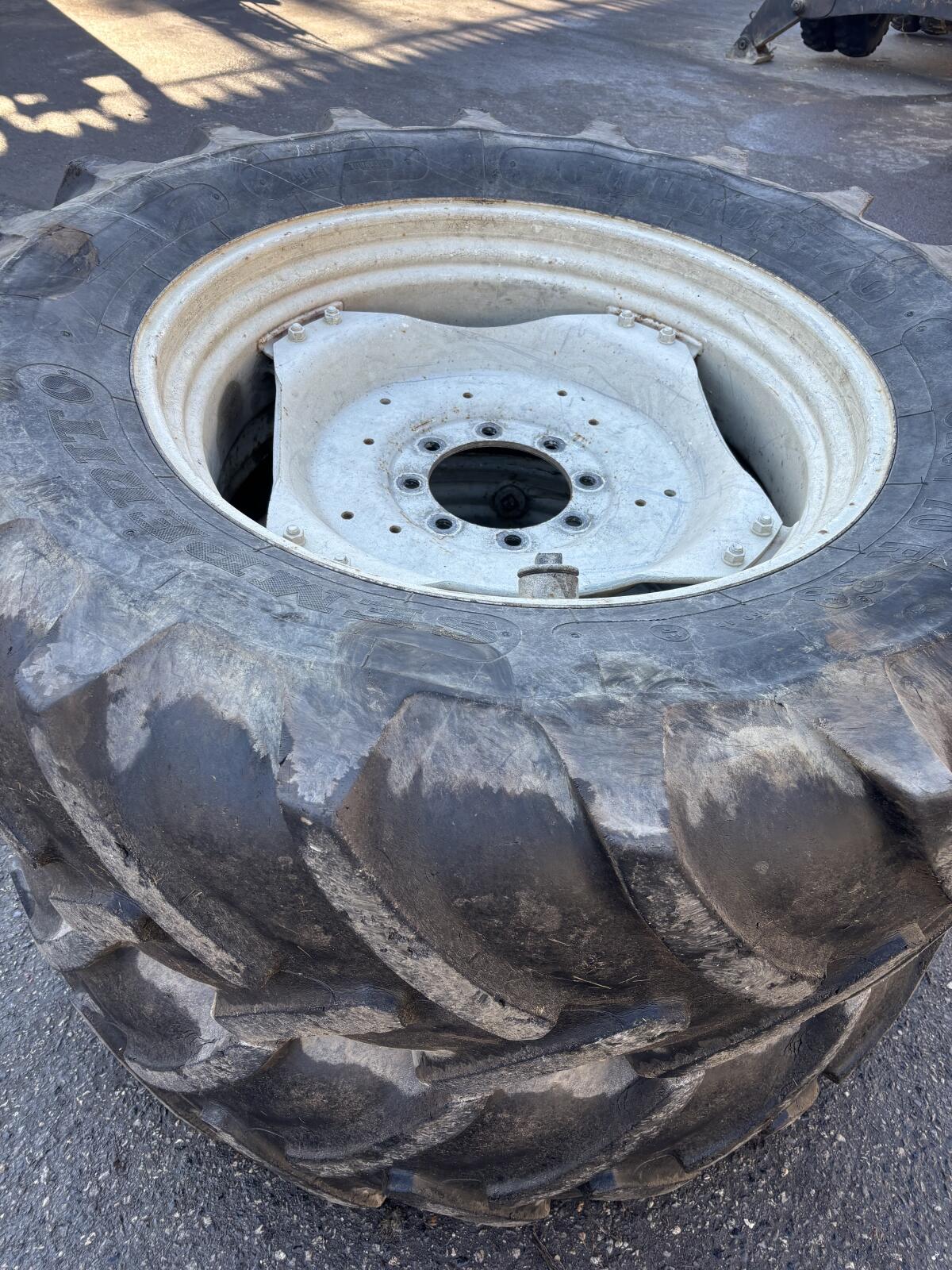 Traktorreifen mit Verstellfelgen 3