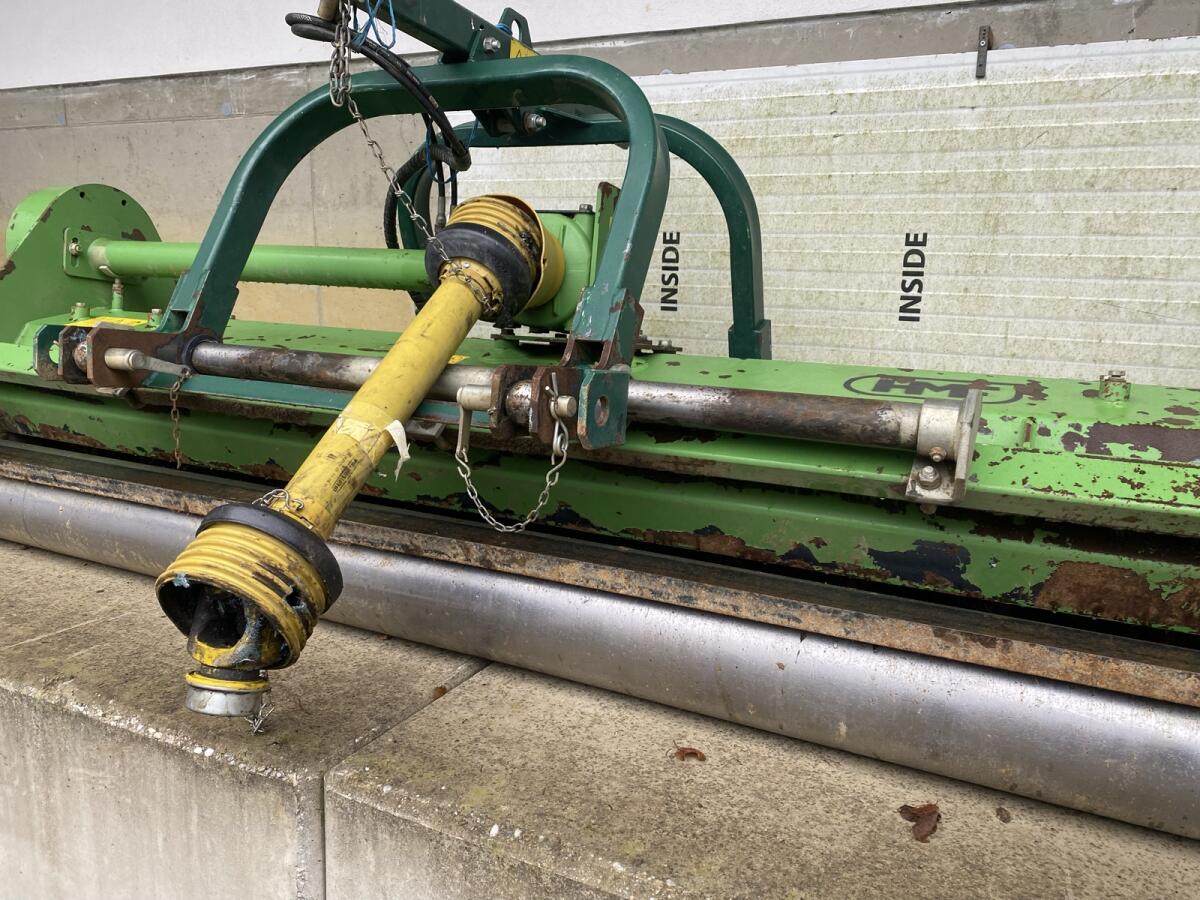 Häcksler HMF GU 275 2