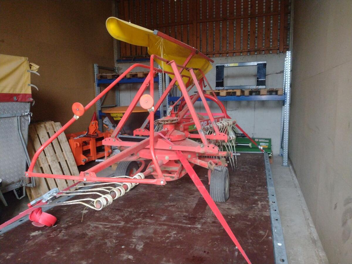 Pöttinger Schwader Top 28 U Front und Heck 3