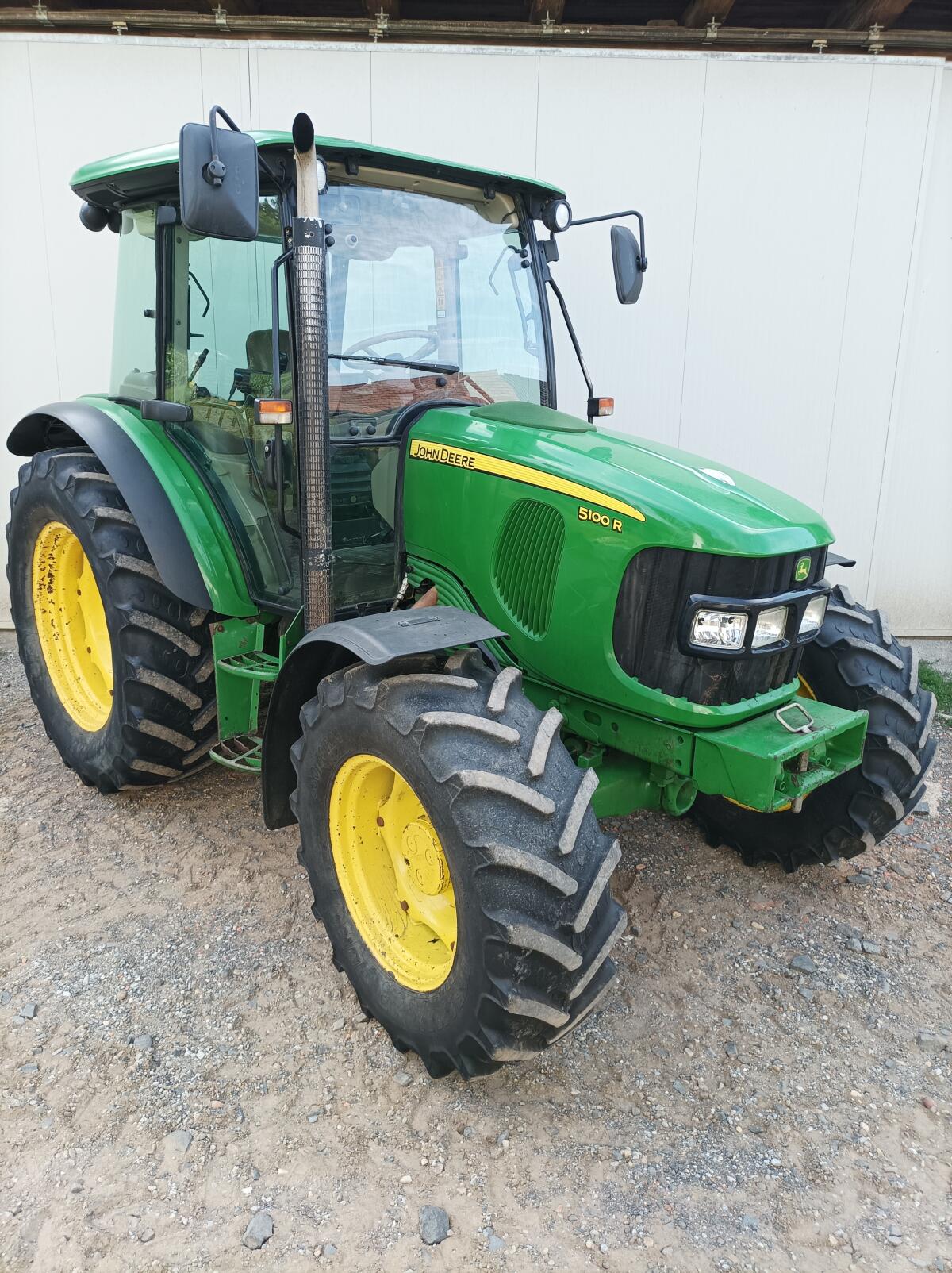John Deere 5100R 2
