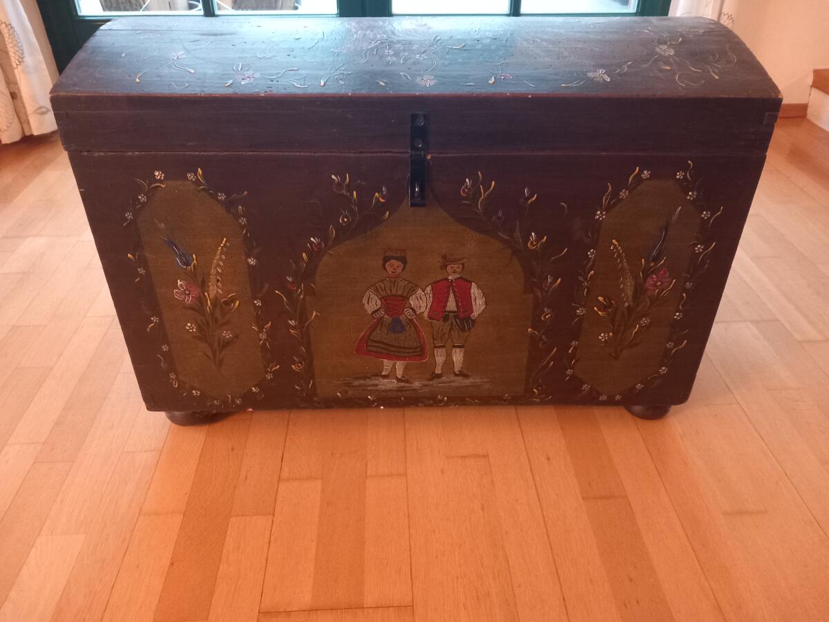 Alte, schön bemalte Holztruhe zu verkaufen! 1