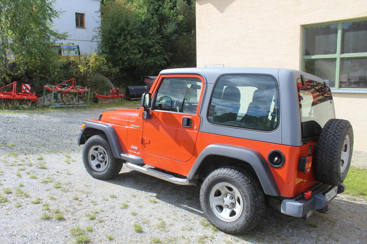 Verkaufe Jeep Wrangler Sport 2