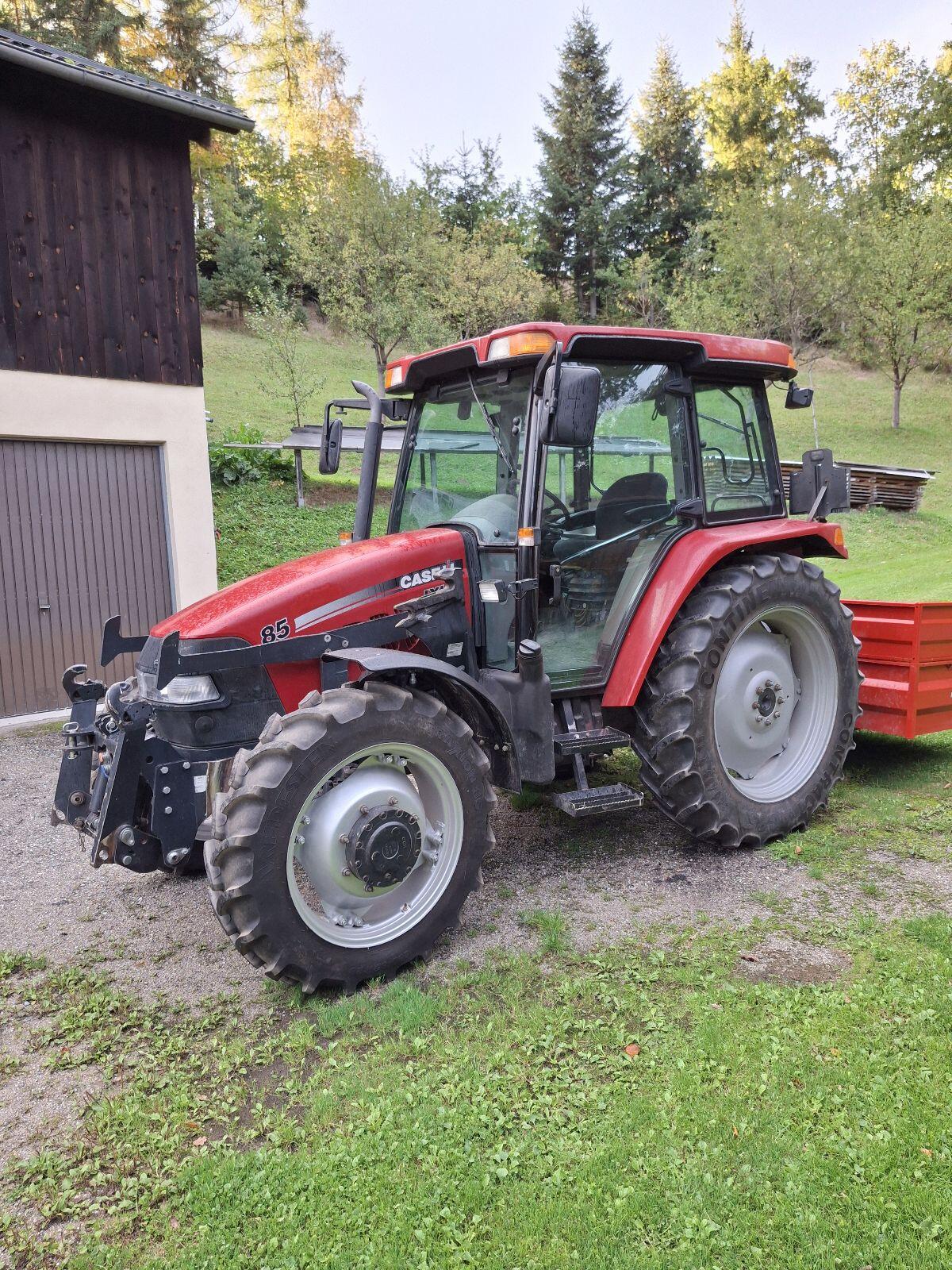 Case JXU 85 Hydrac Frontlader - New Holland T5040 3