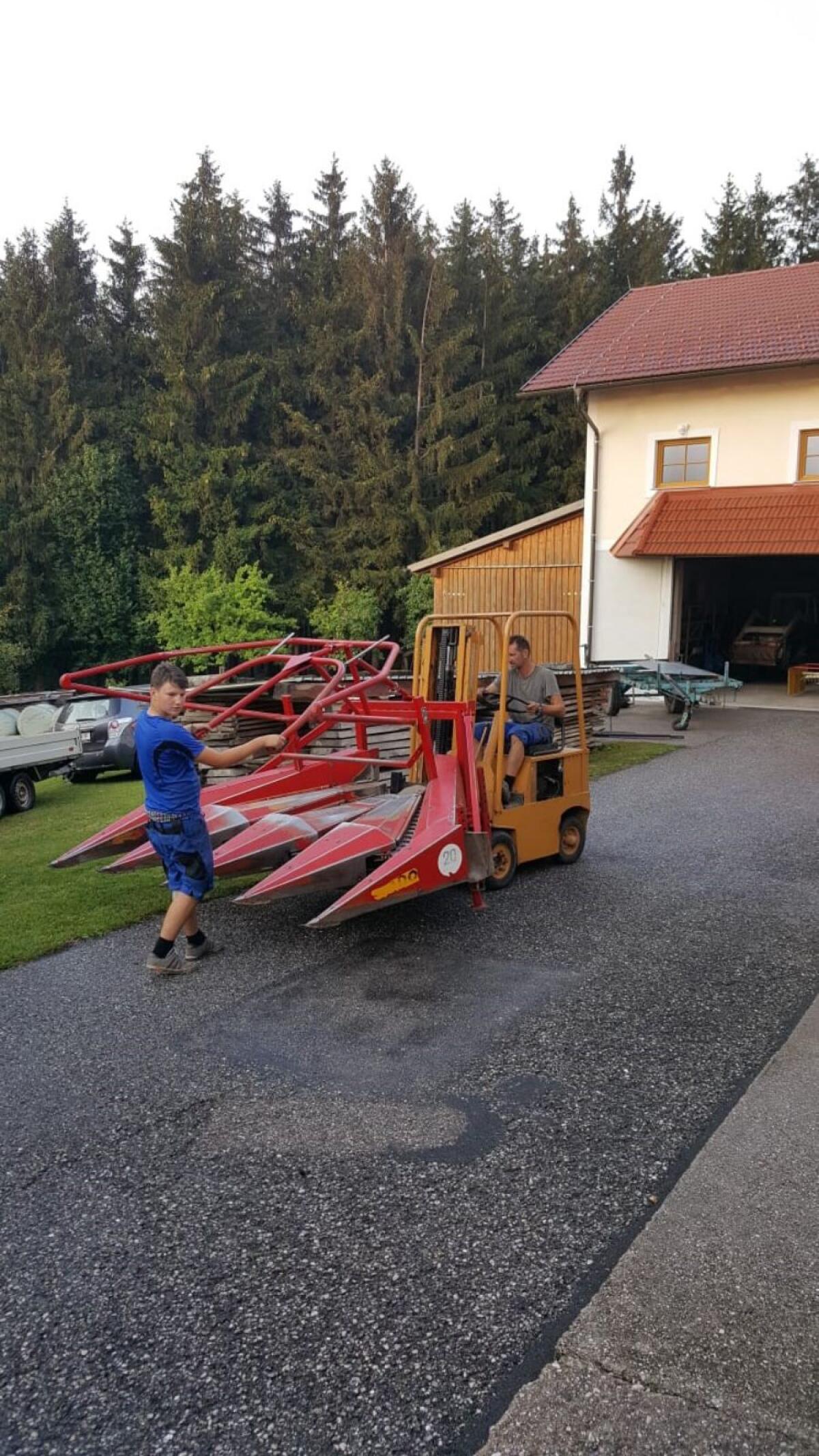 Verkaufe Feldhäcksler 3