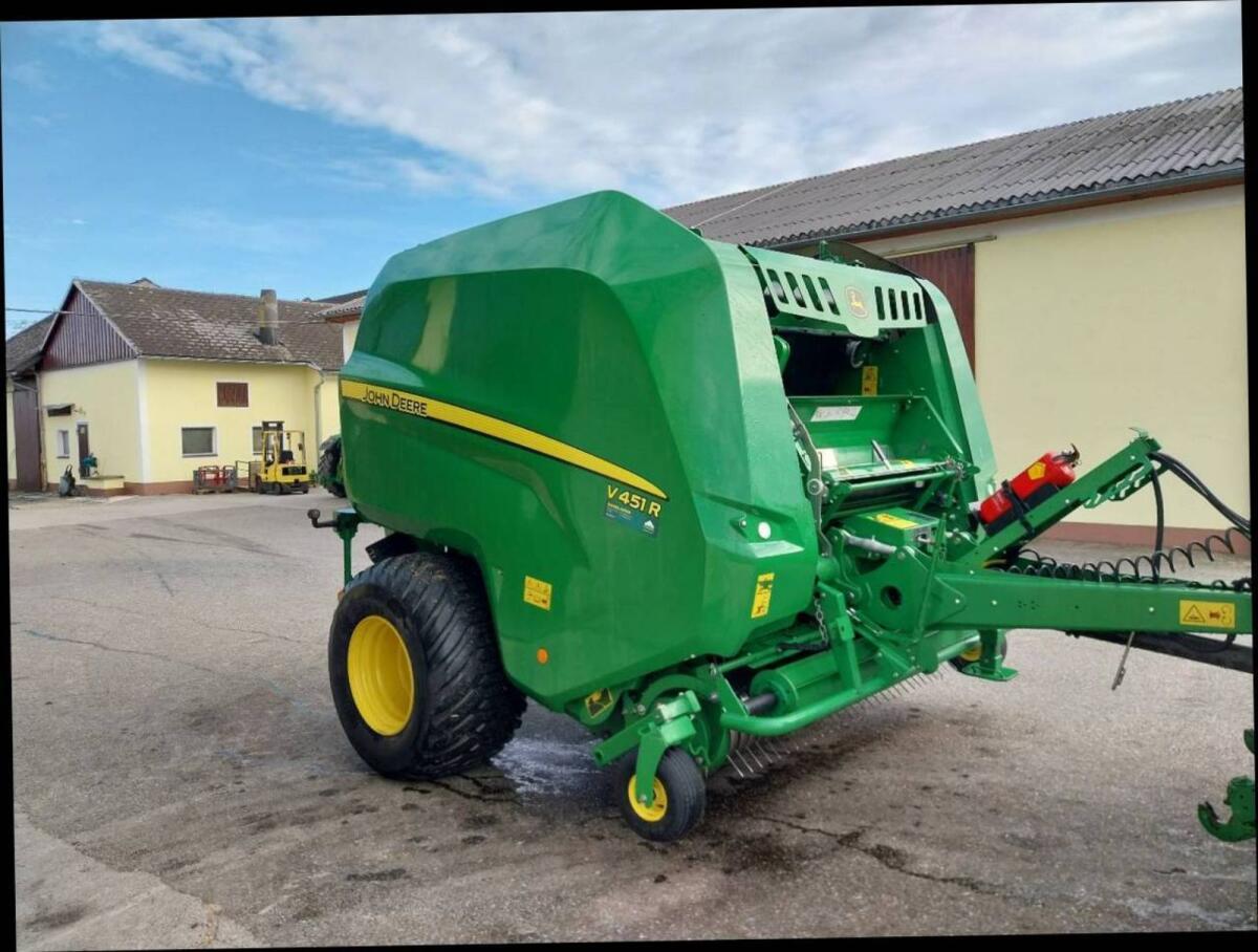 John Deere Rundballenpresse V451R 3