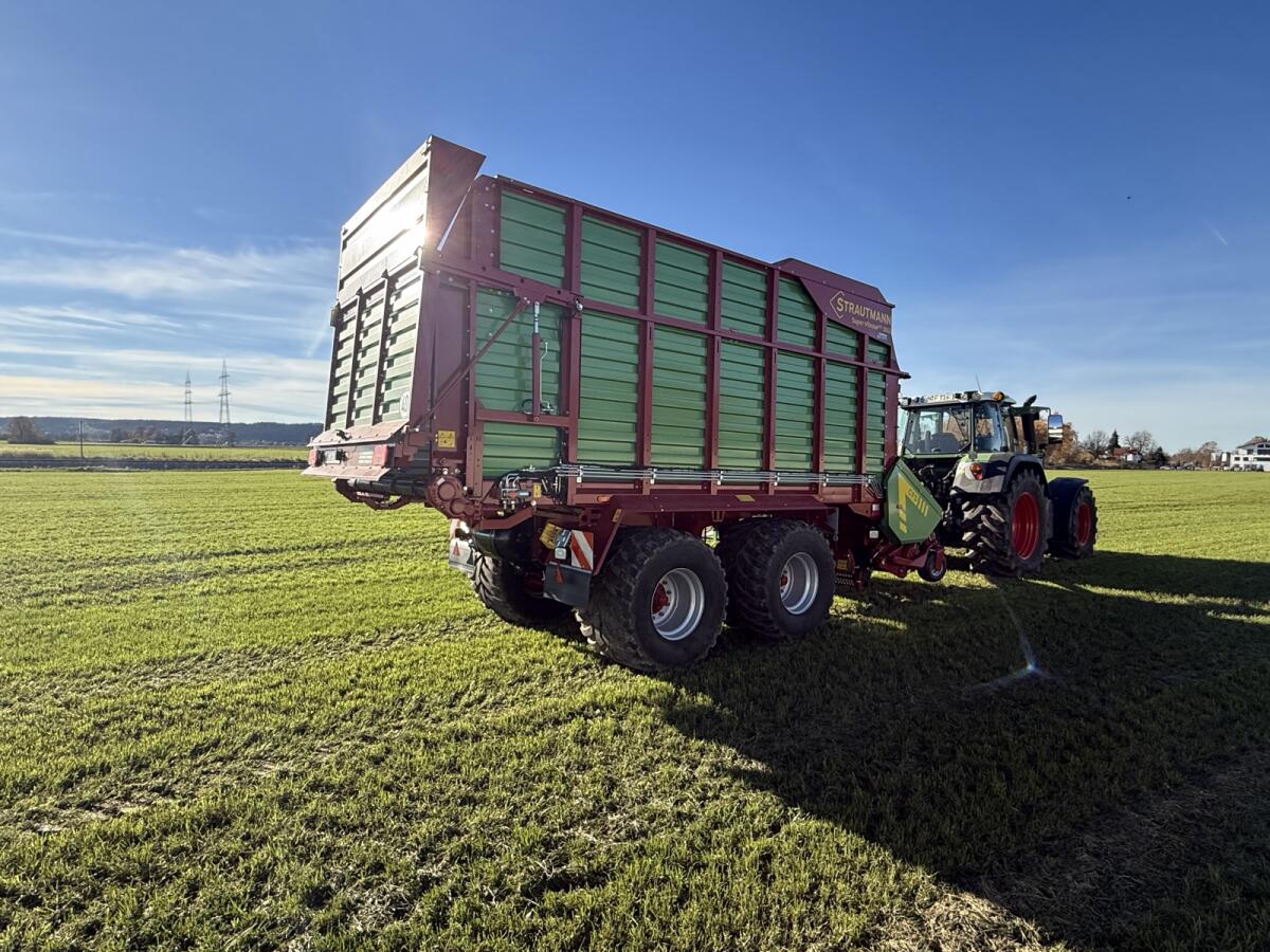 Strautmann Super Vitesse CFS 3102 Ladewagen 2