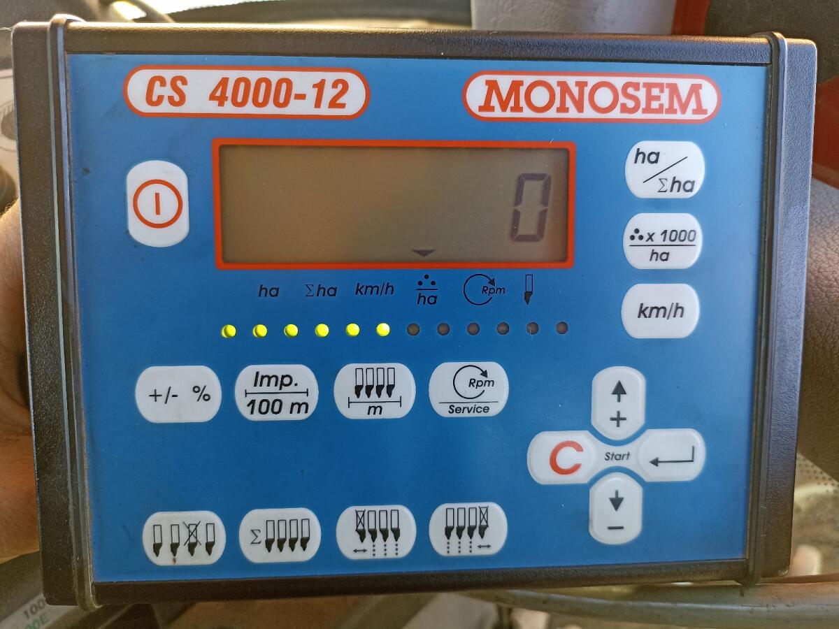 Monosem 6-reihig Unterfußdüngung 2