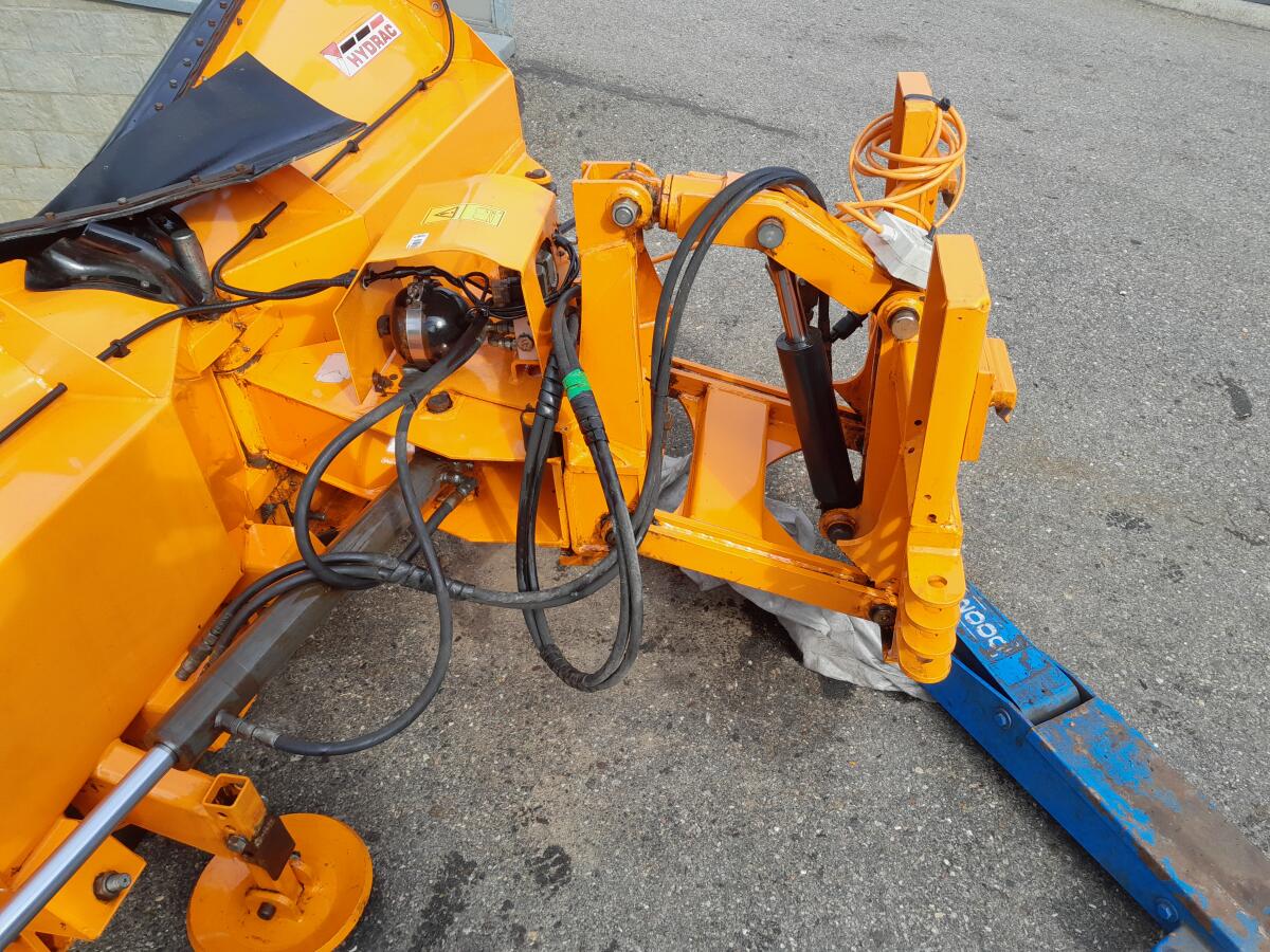 Hydrac Vario Schneepflug, VP-280, Kugelmann Streugerät 3