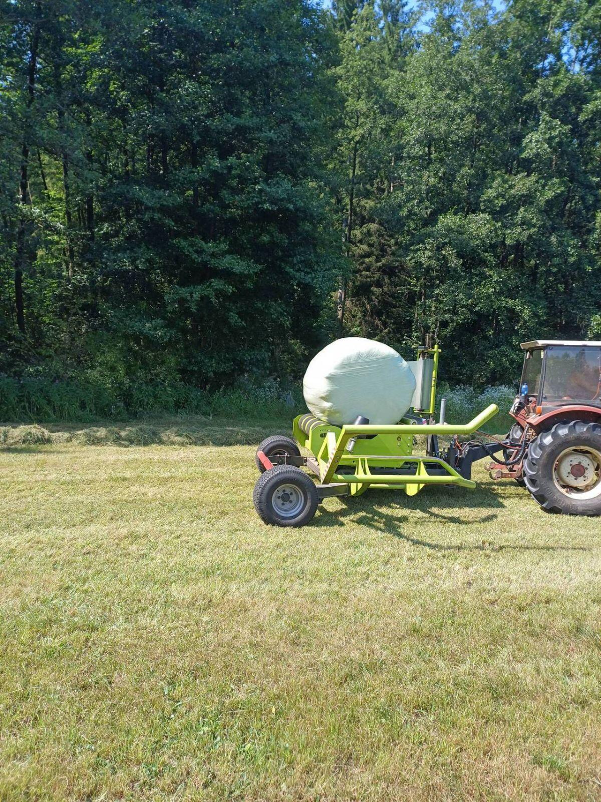 Rundballen-Wickelmaschine 2