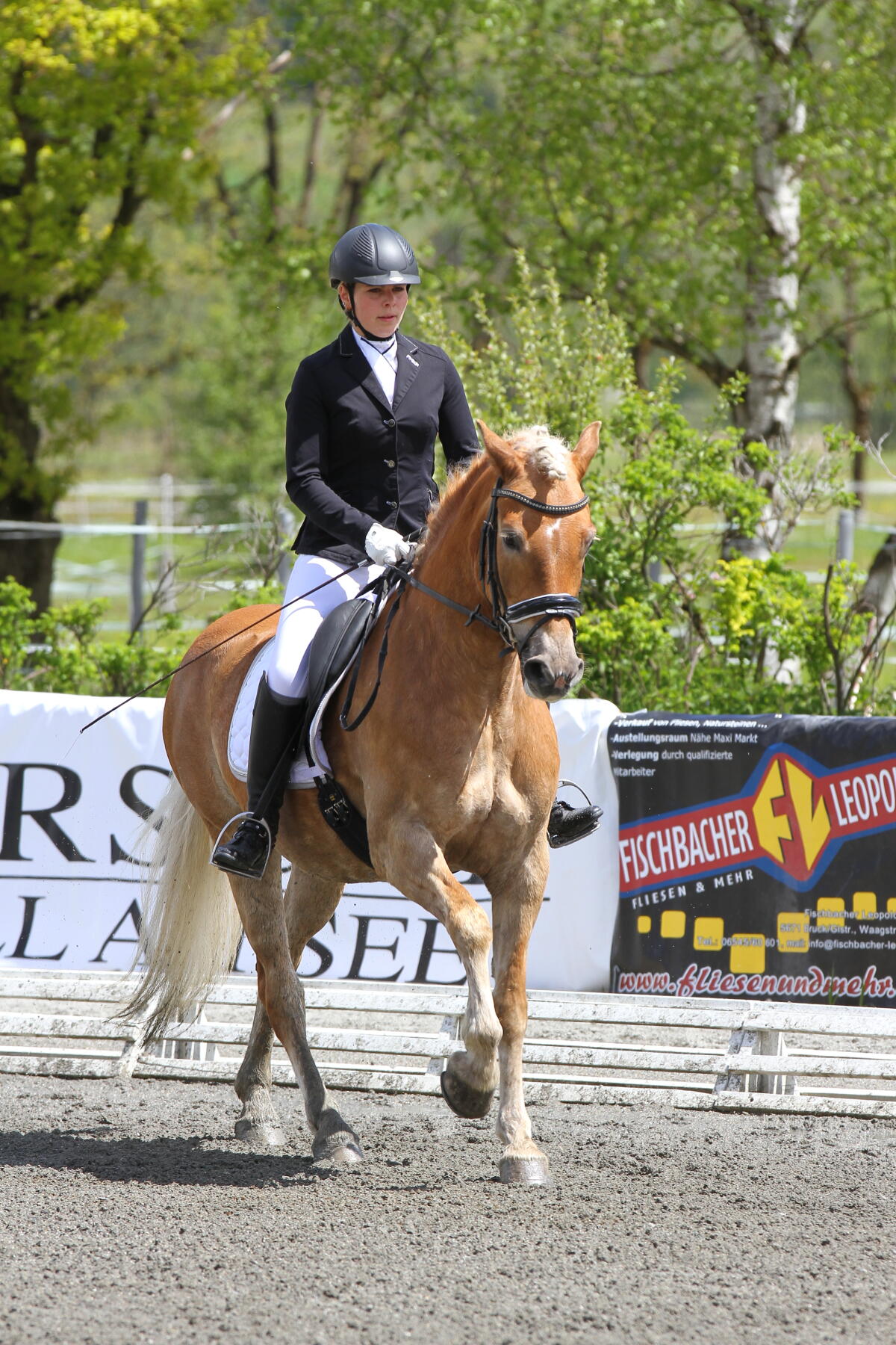 Bildhübsche Lehrmeisterin 3