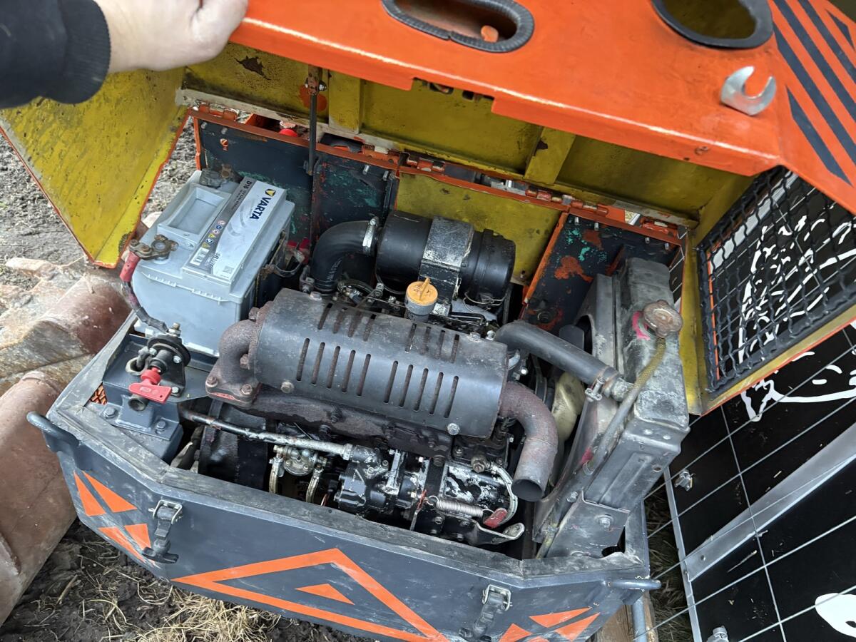 Bagger Yanmar YB10 3