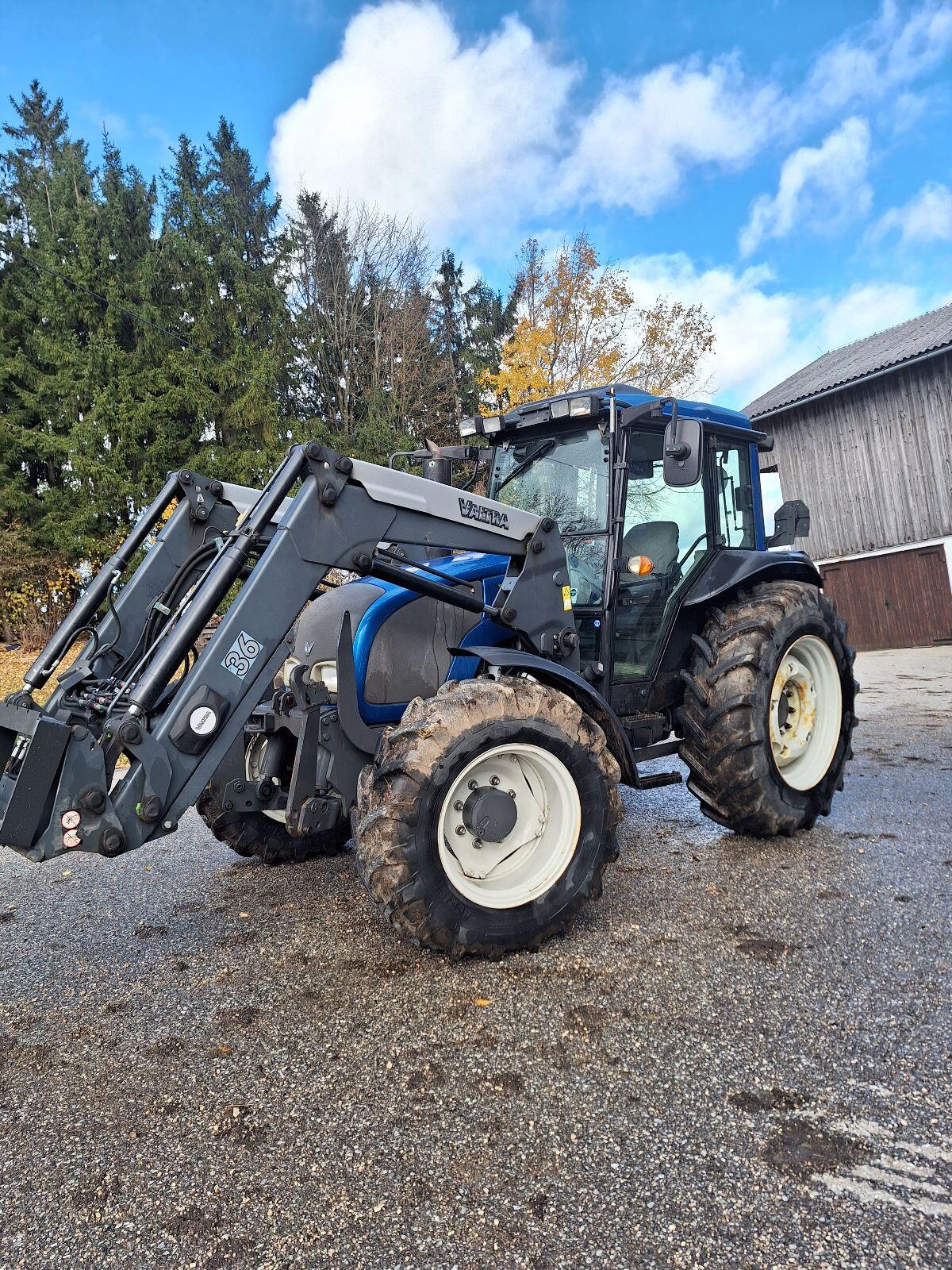 Valtra A83 3