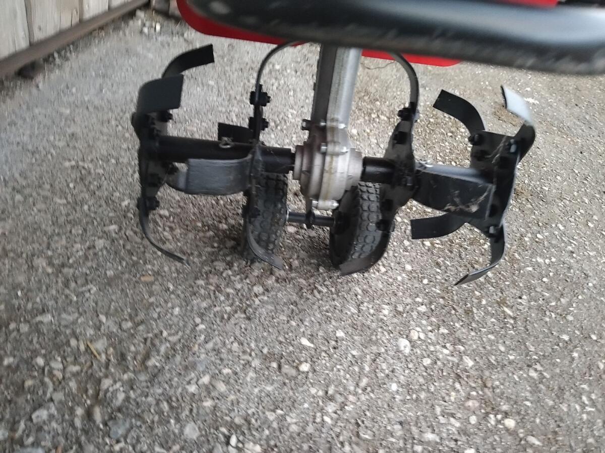 Verkaufe Gartenhacke 3