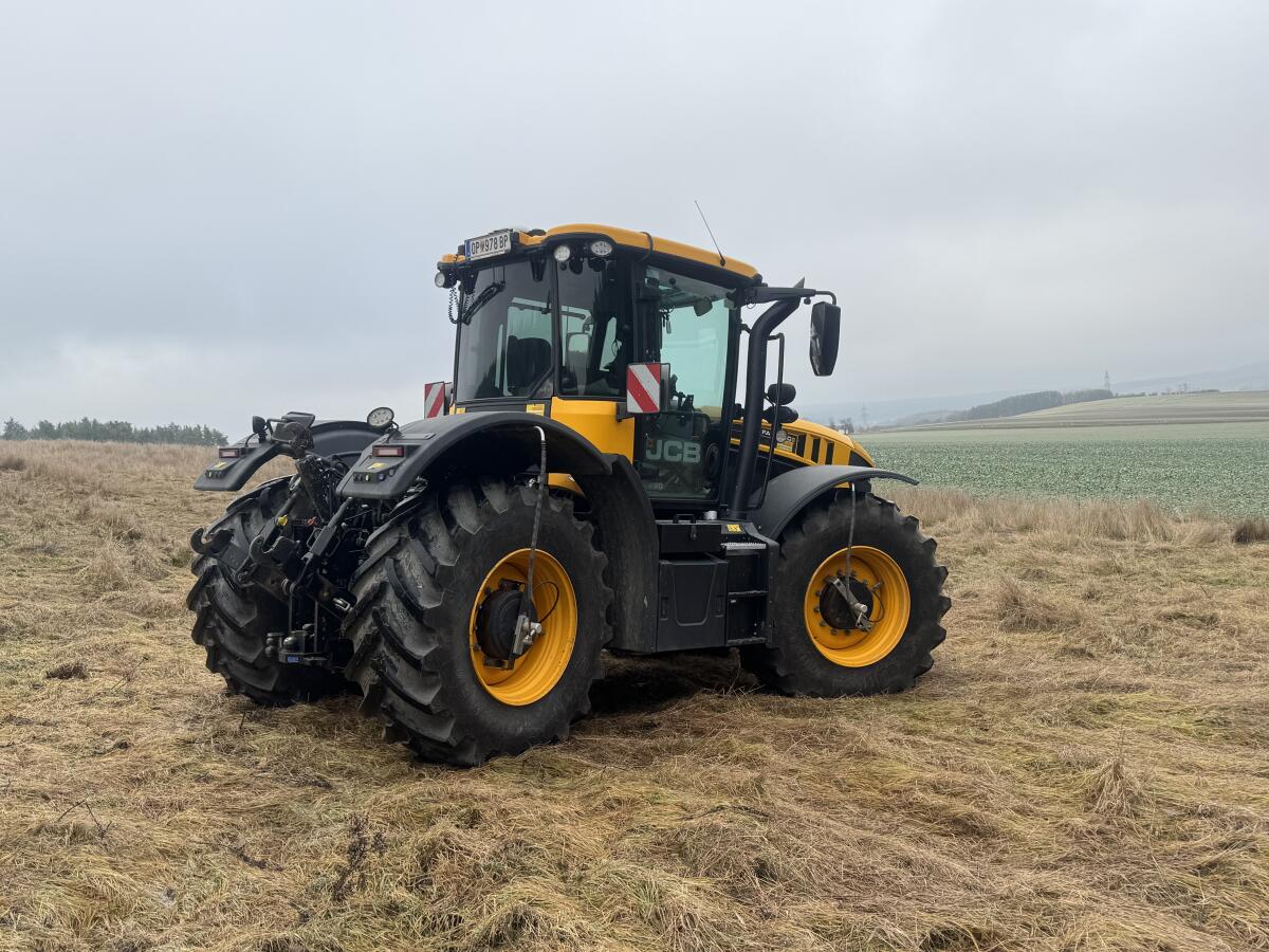 JCB Fastrac 4220 Field Pro 2