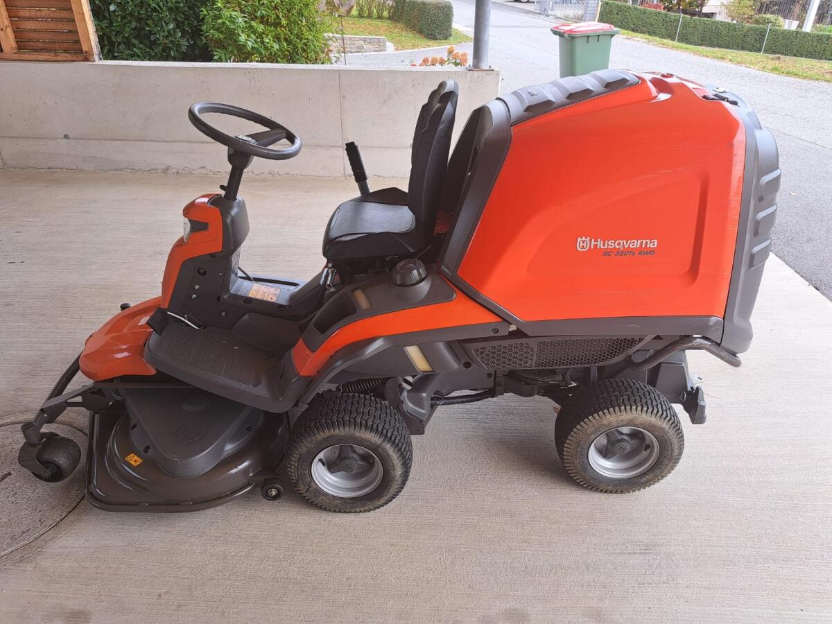 Rasentraktor Husqvarna Rider RC320 Ts AWD 2