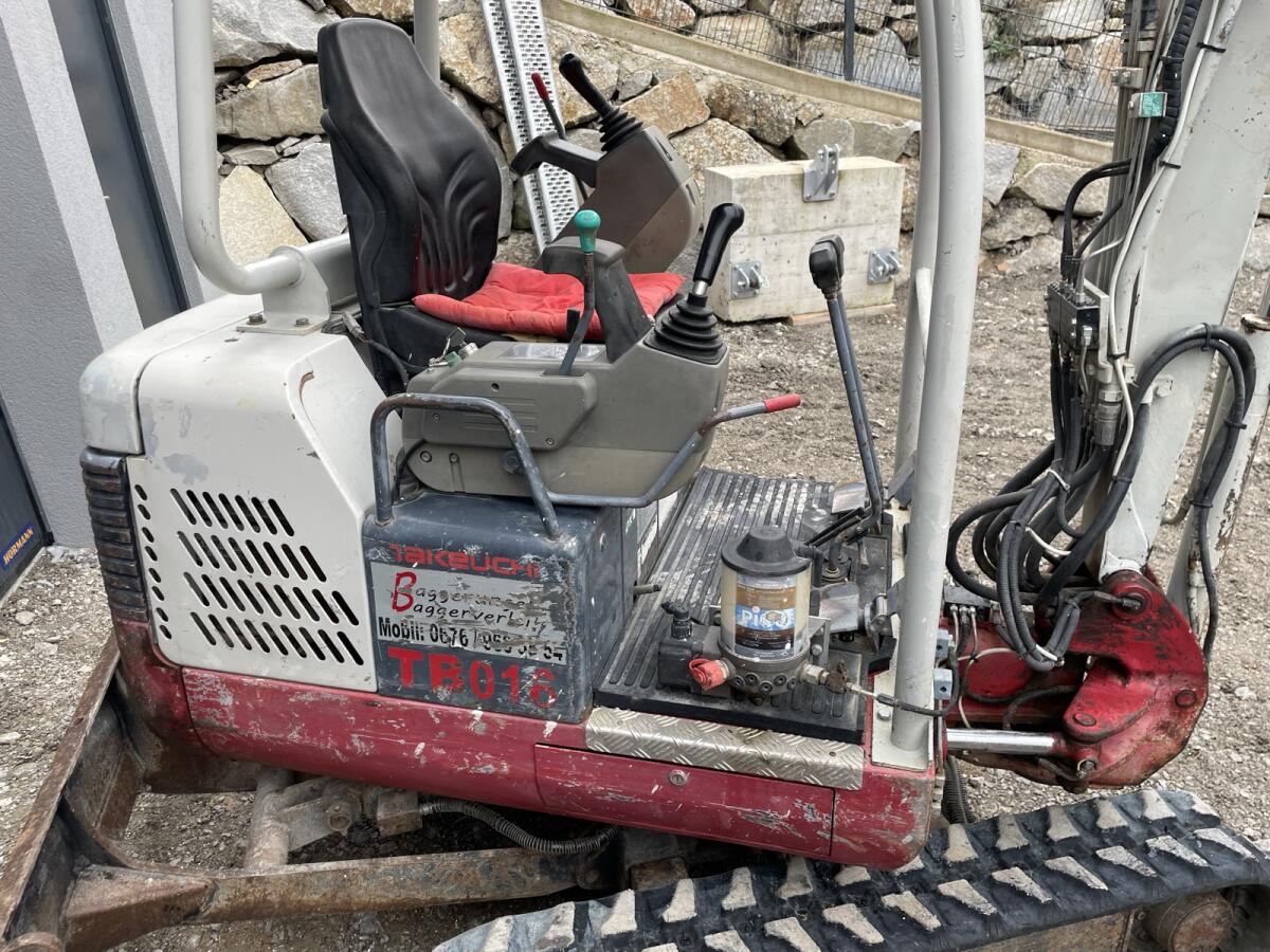 Takeuchi TB 016 Minibagger 3
