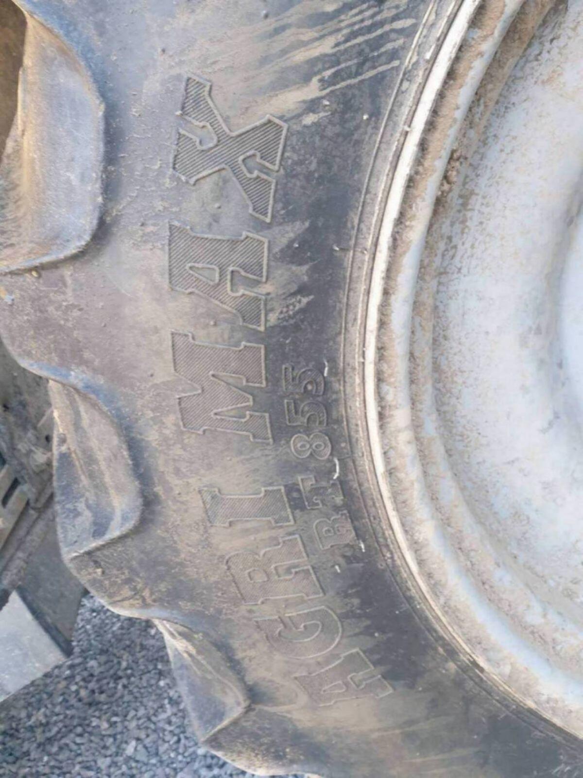 Verkaufe Reifen 340/85 R28 3