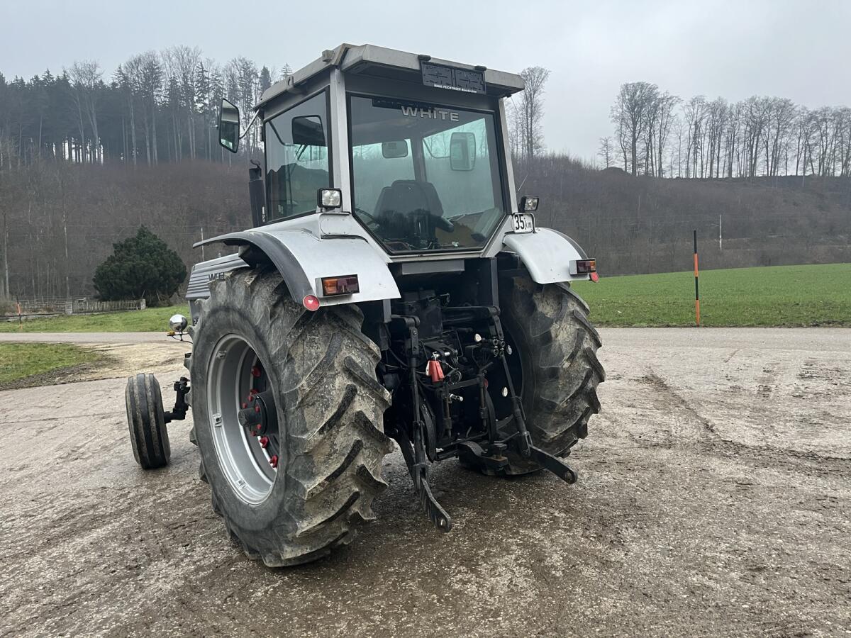 White Field Boss 2-135 3