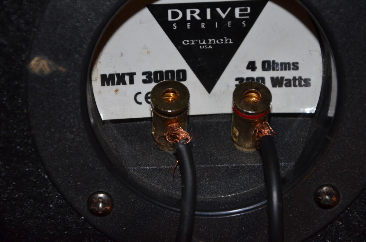 Verkaufe Playstation One samt 4 Spielen und 2 Controllern 2