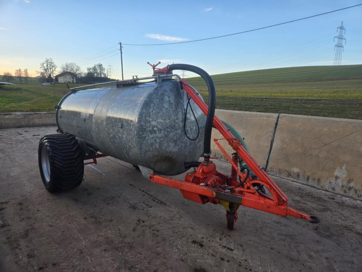 Güllefass Bauer V40 2