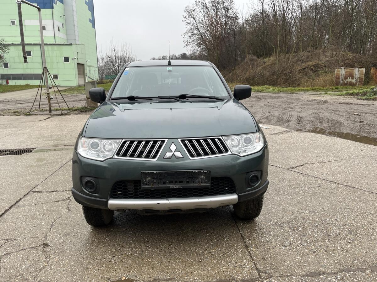 Mitsubishi L200 Pickup 3