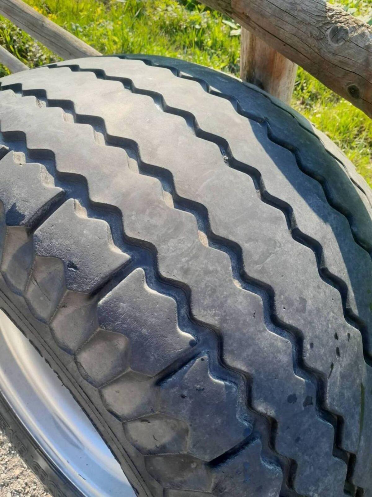 500/50-17 Kompletträder 3