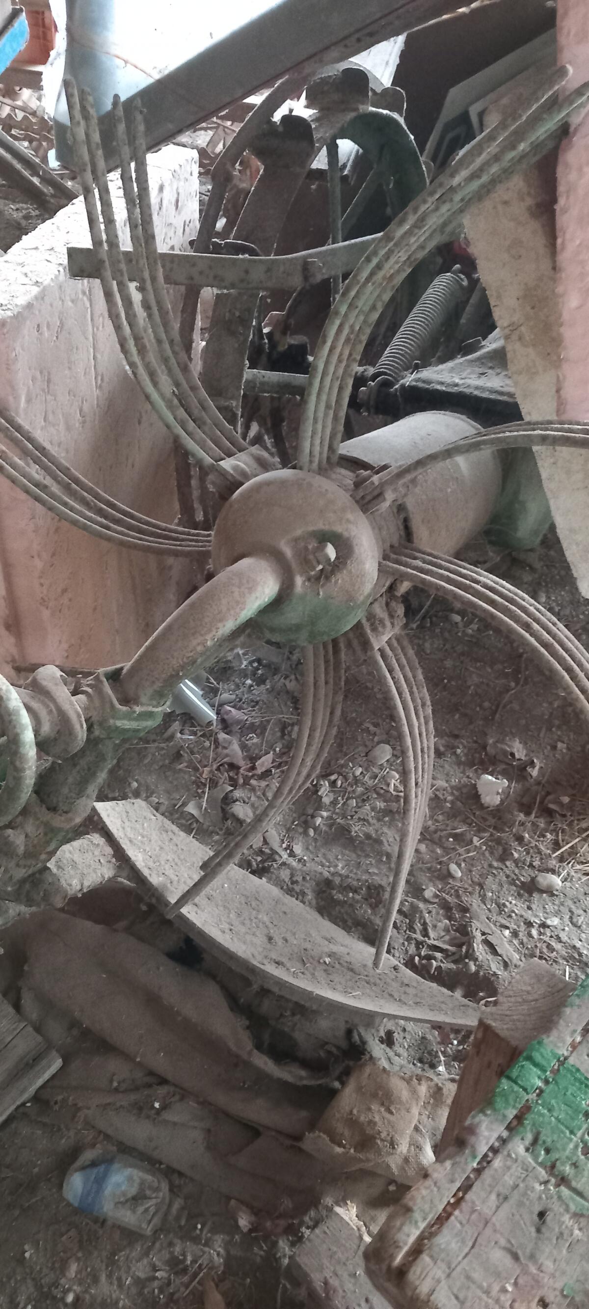 Erdäpfel-Legegerät und Roder 3