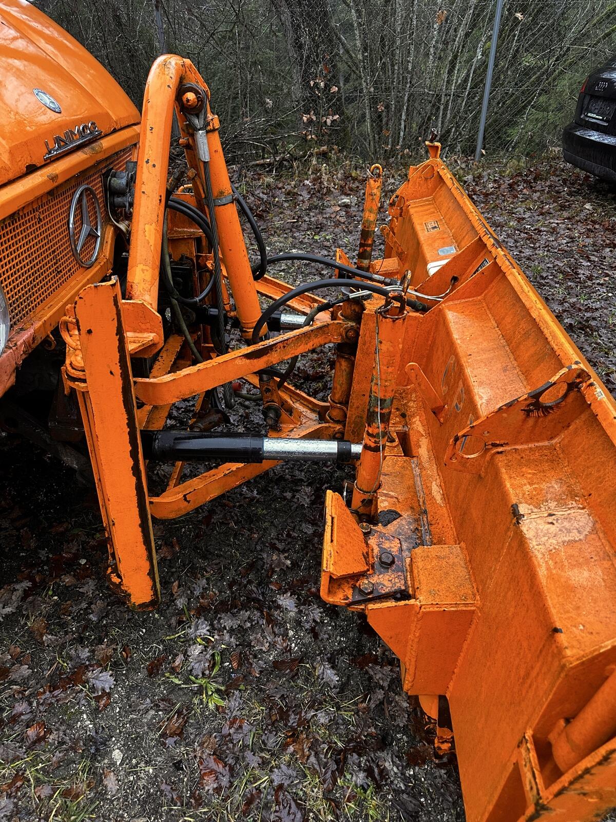 Unimog Schneepflug vollhydr. 2