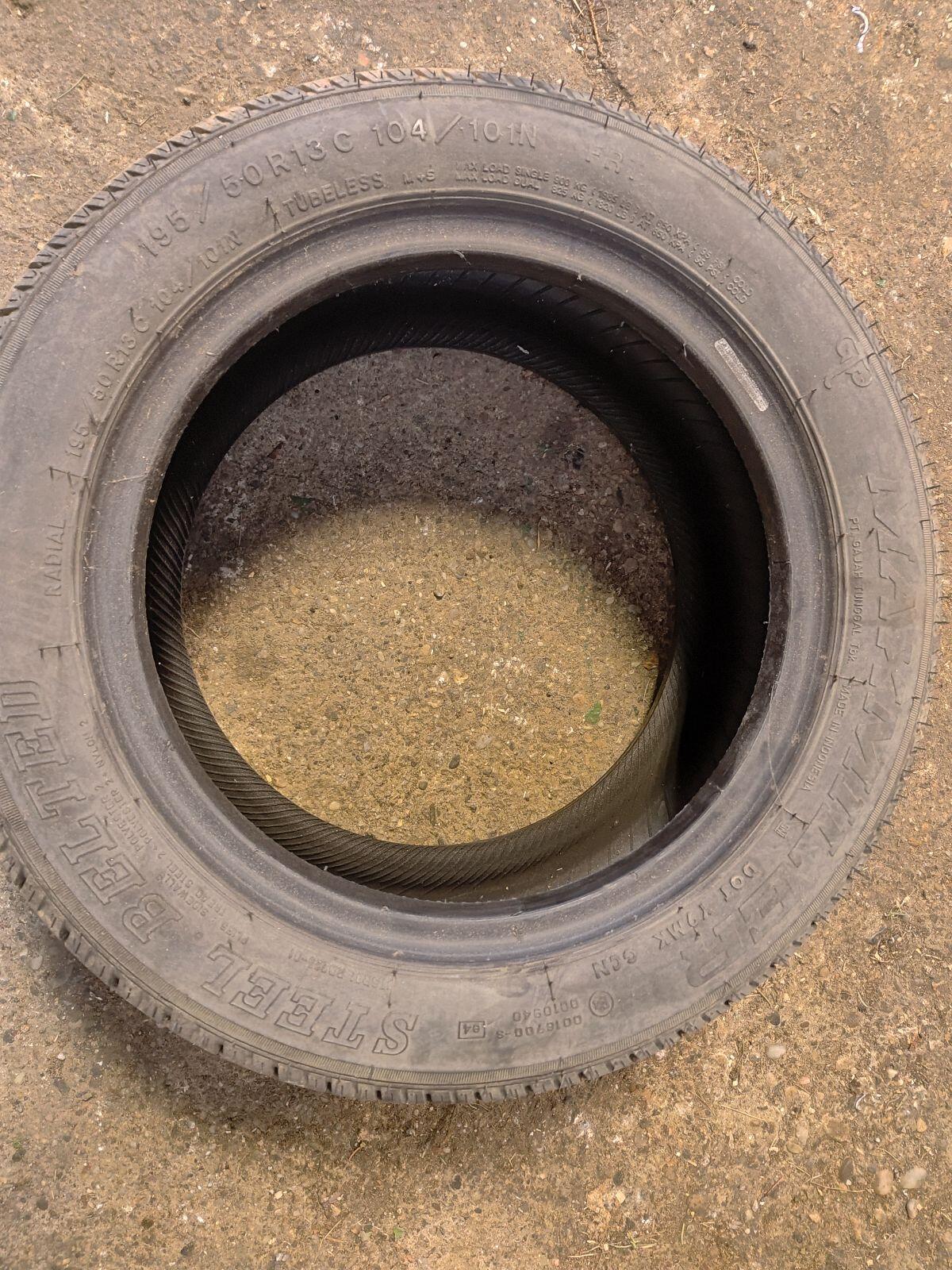 PKW Anhänger Reifen 195/50R13C 3