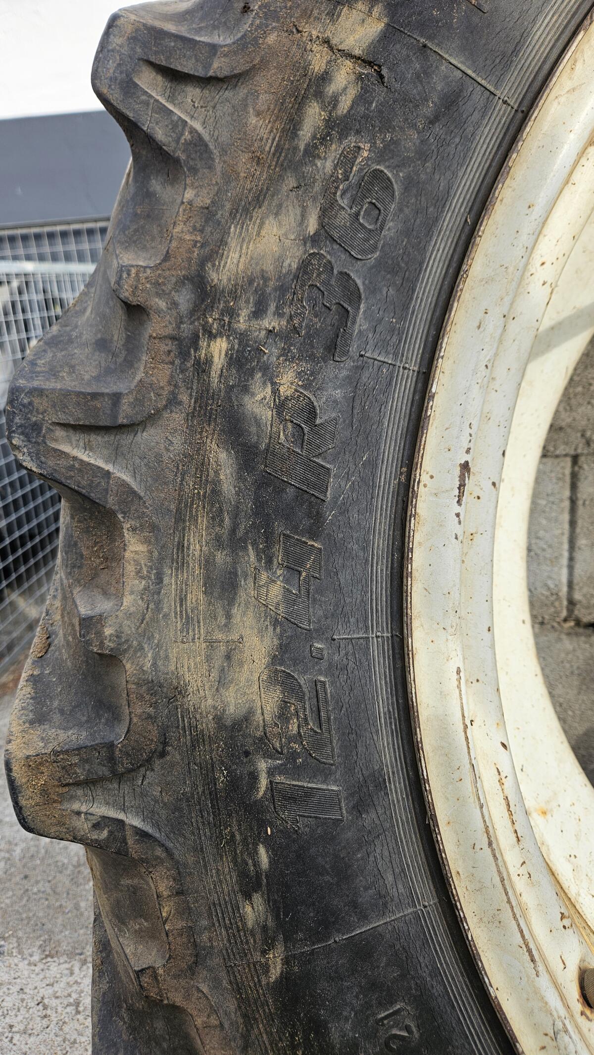 Trinker Zwillingsräder 12.4 R36 2