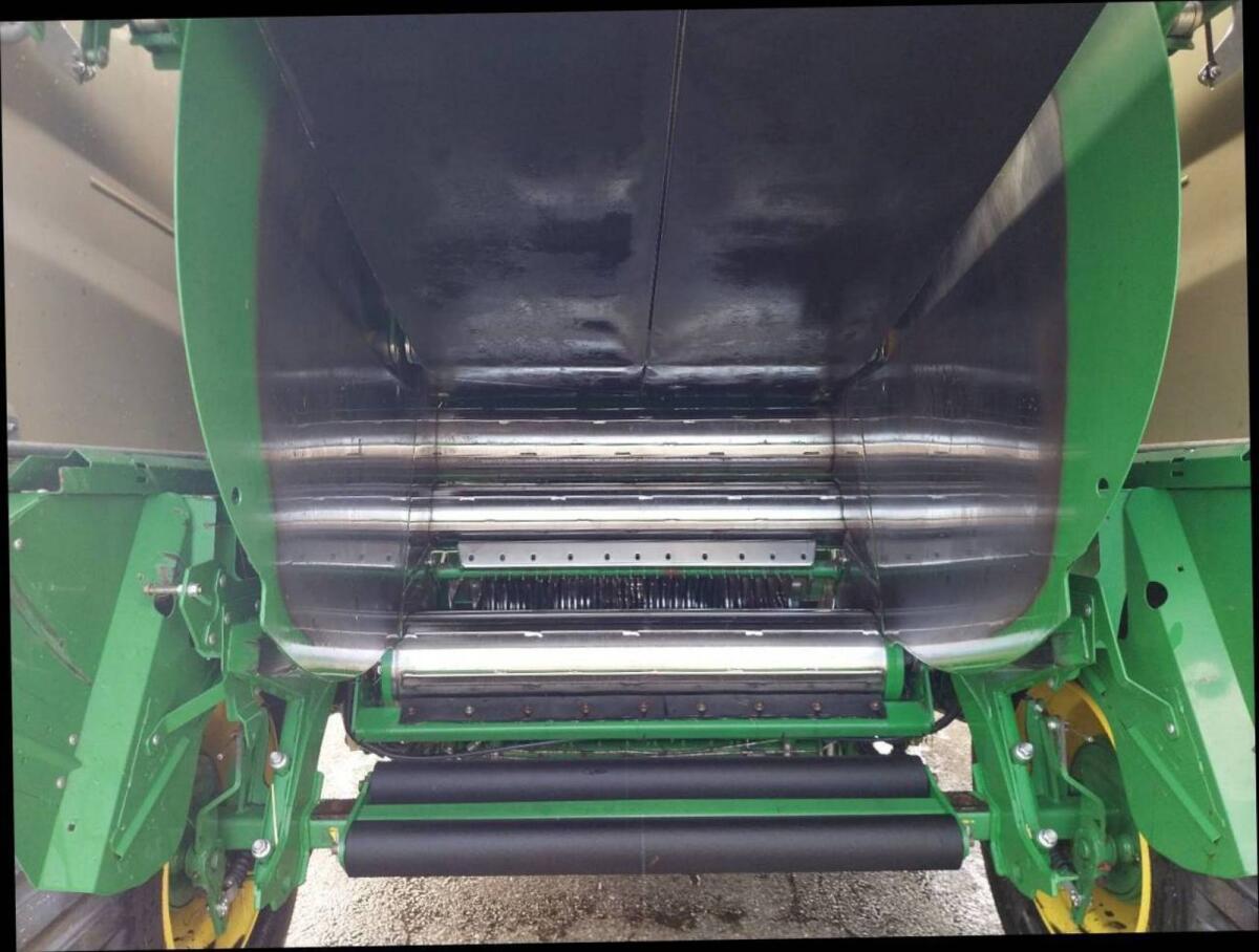 John Deere Rundballenpresse V451R 2