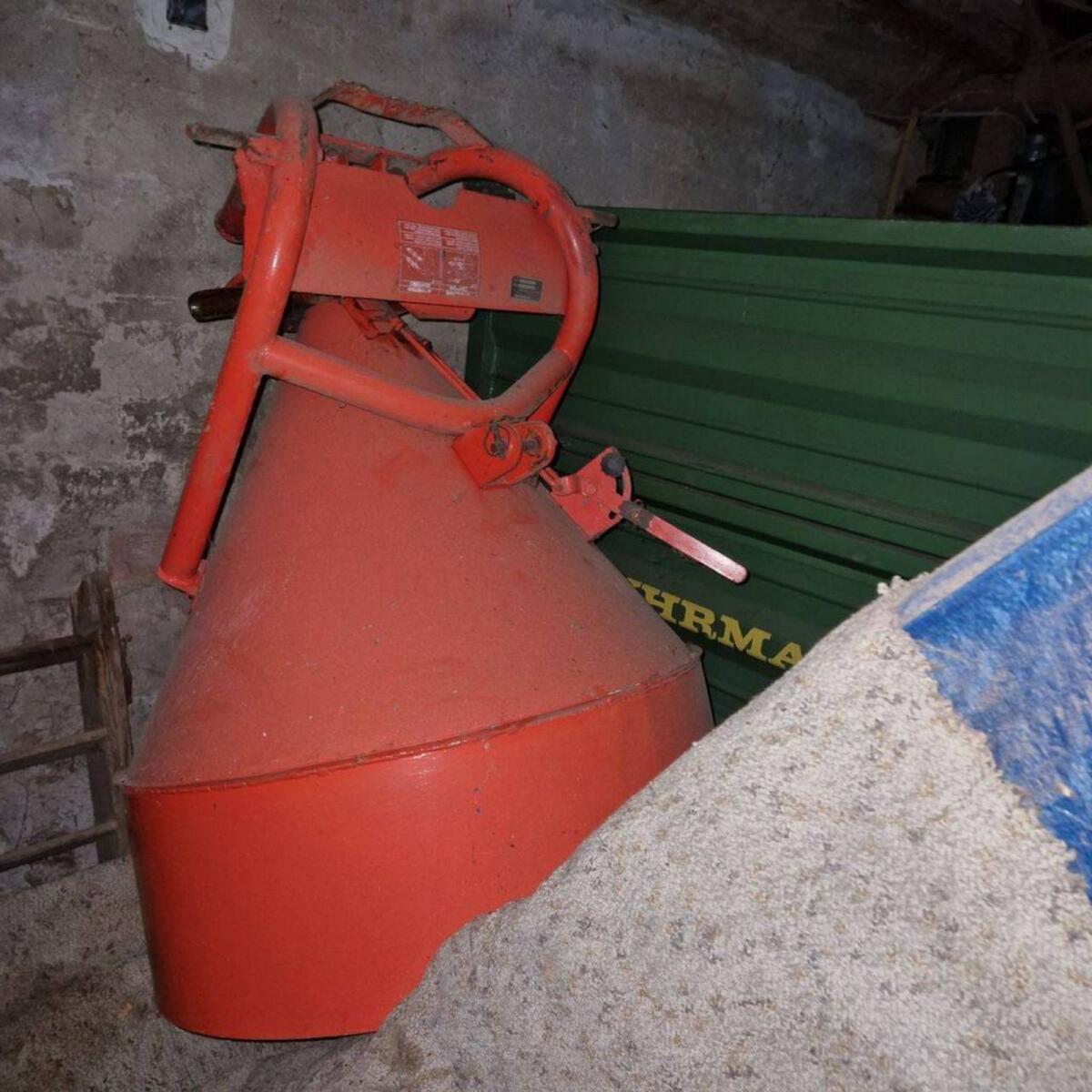 Pöttinger Düngerstreuer 2