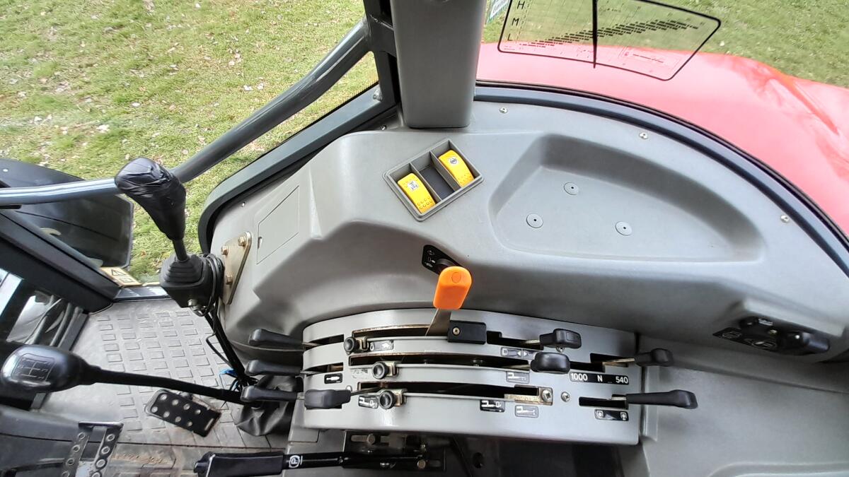 Massey Ferguson 4245 3