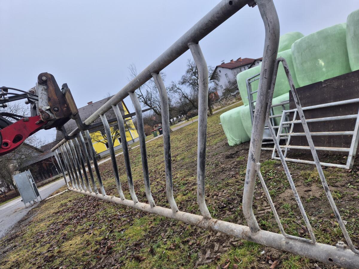 Stalltechnik: Fressgitter, Sortiertore, Pfosten, etc. 3