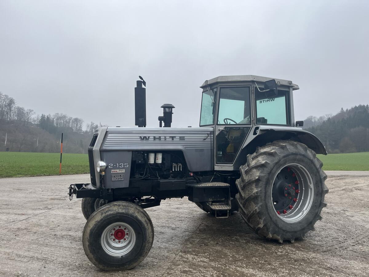 White Field Boss 2-135 1