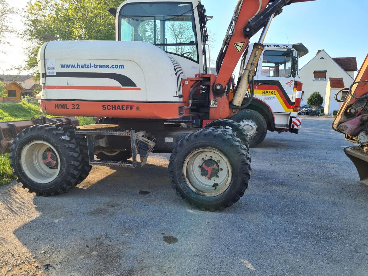 Schaeff Bagger HML32 2