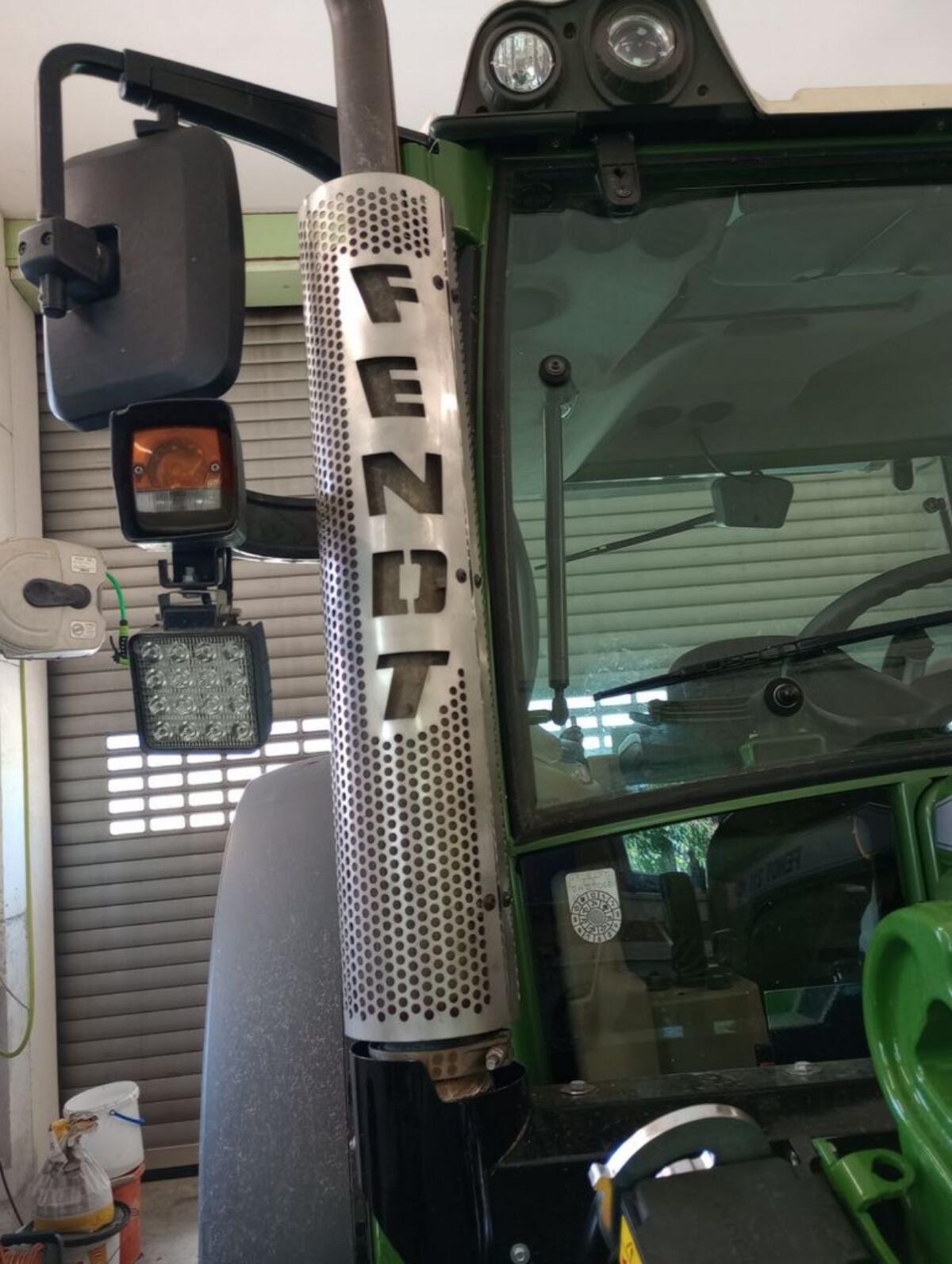 Auspuffblech Fendt 200 Vario 2