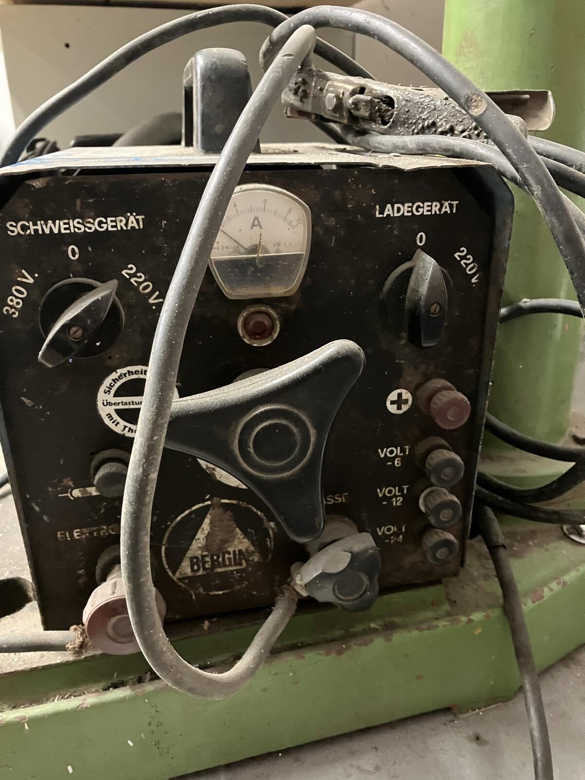 Altes Elektrodenschweißgerät 3